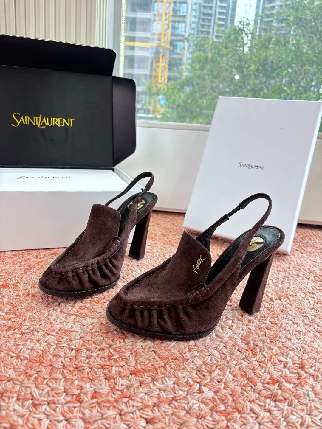 입생로랑 YSL 로고 하이힐 로퍼 뮬 상세 이미지 2
