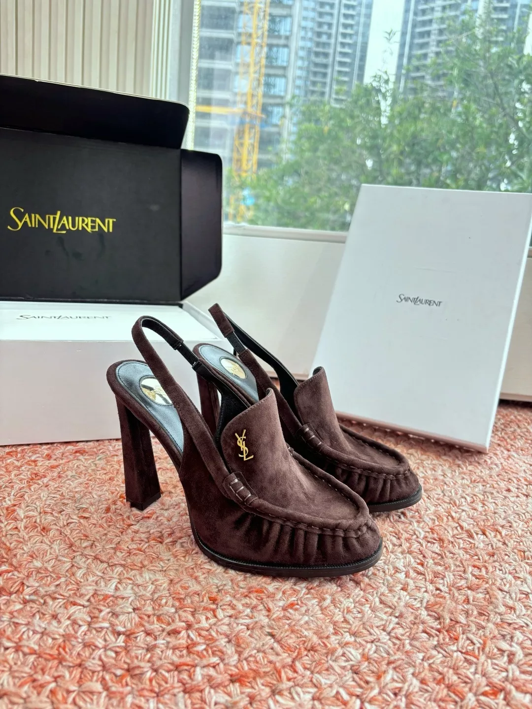 입생로랑 YSL 로고 하이힐 로퍼 뮬 상세 이미지 5