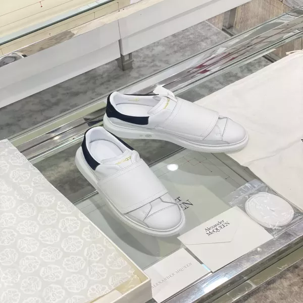 알렉산더맥퀸 벨크로 레더 슬립온