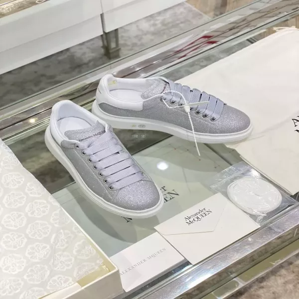 알렉산더맥퀸 글리터 장식 로우 스니커즈
