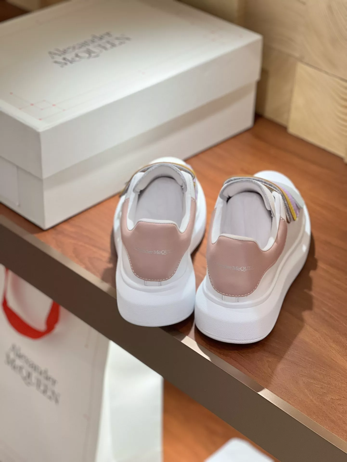 알렉산더맥퀸 클래식 벨크로 화이트 스니커즈 상세 이미지 5