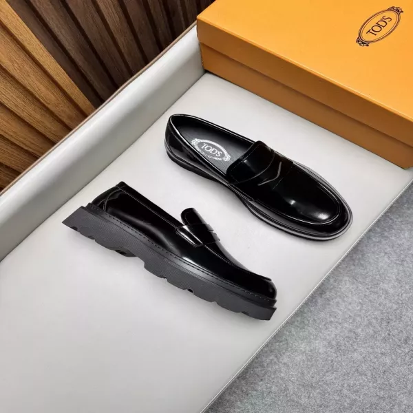 토즈 심플 경량 페니 로퍼