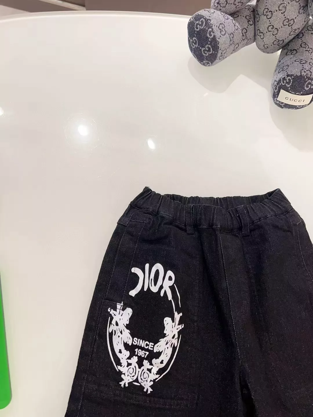 디올 로고 포인트 블랙 데님 반바지 상세 이미지 4