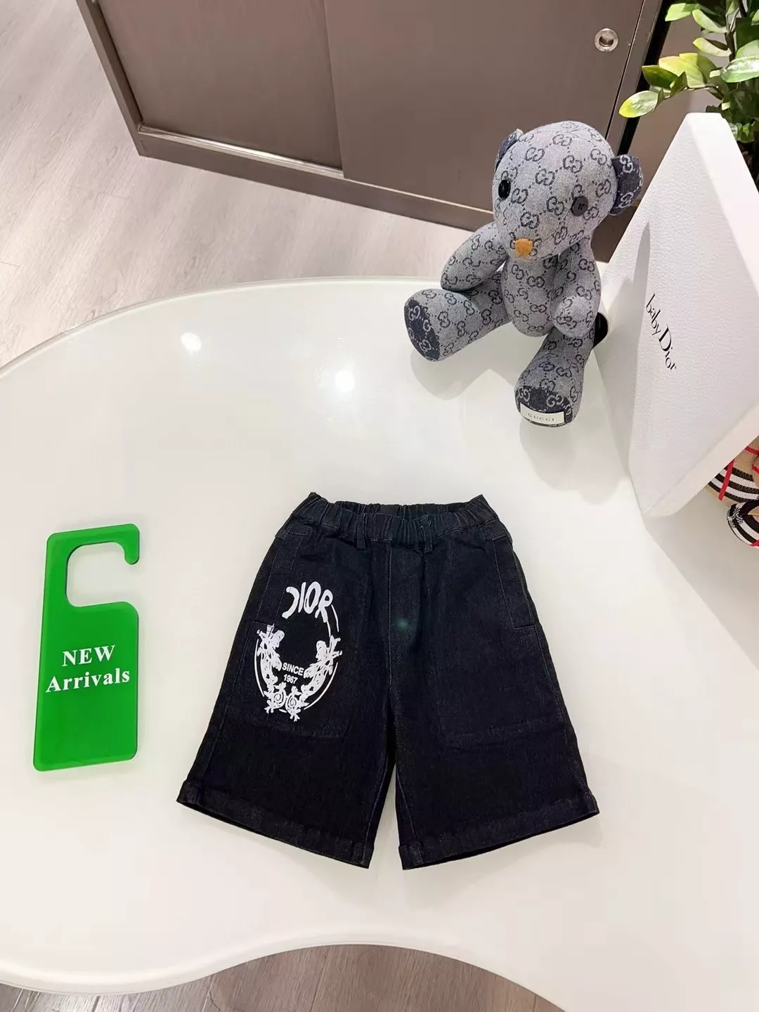 디올 로고 포인트 블랙 데님 반바지 상세 이미지 1