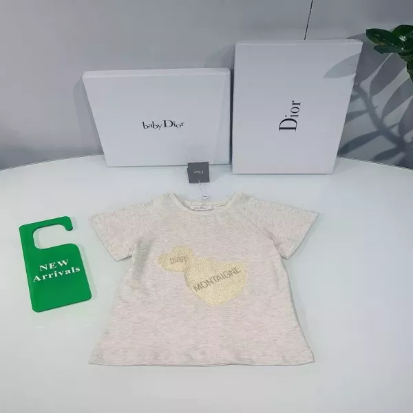 디올 하트 로고 포인트 라운드 반팔 티셔츠