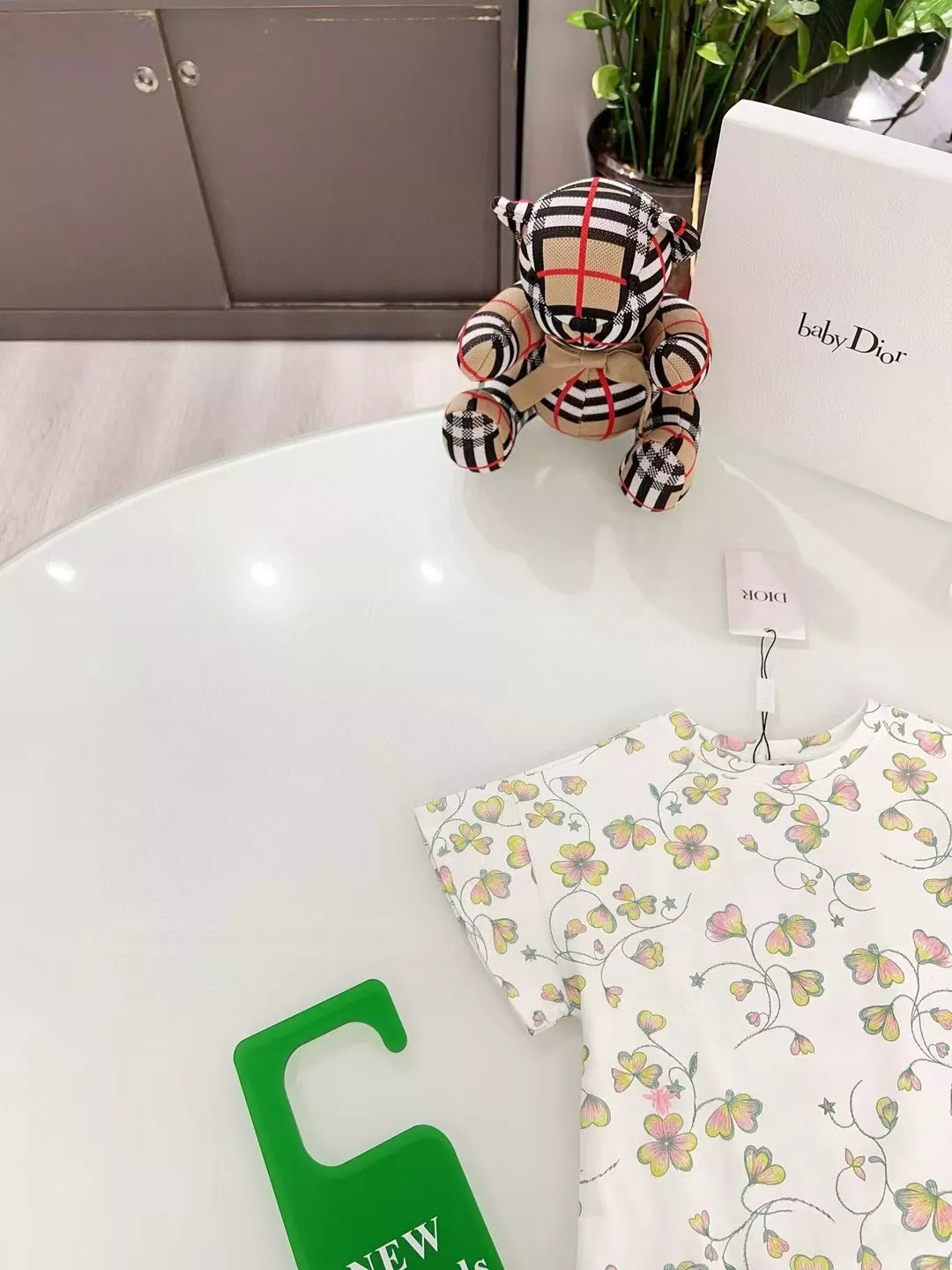 디올 플라워 프린트 반소매 티셔츠 상세 이미지 6