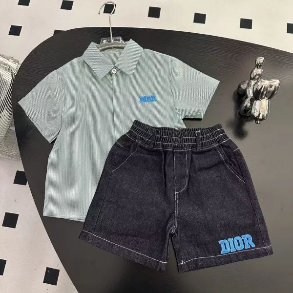 디올 아동 셔츠와 데님 반바지 세트