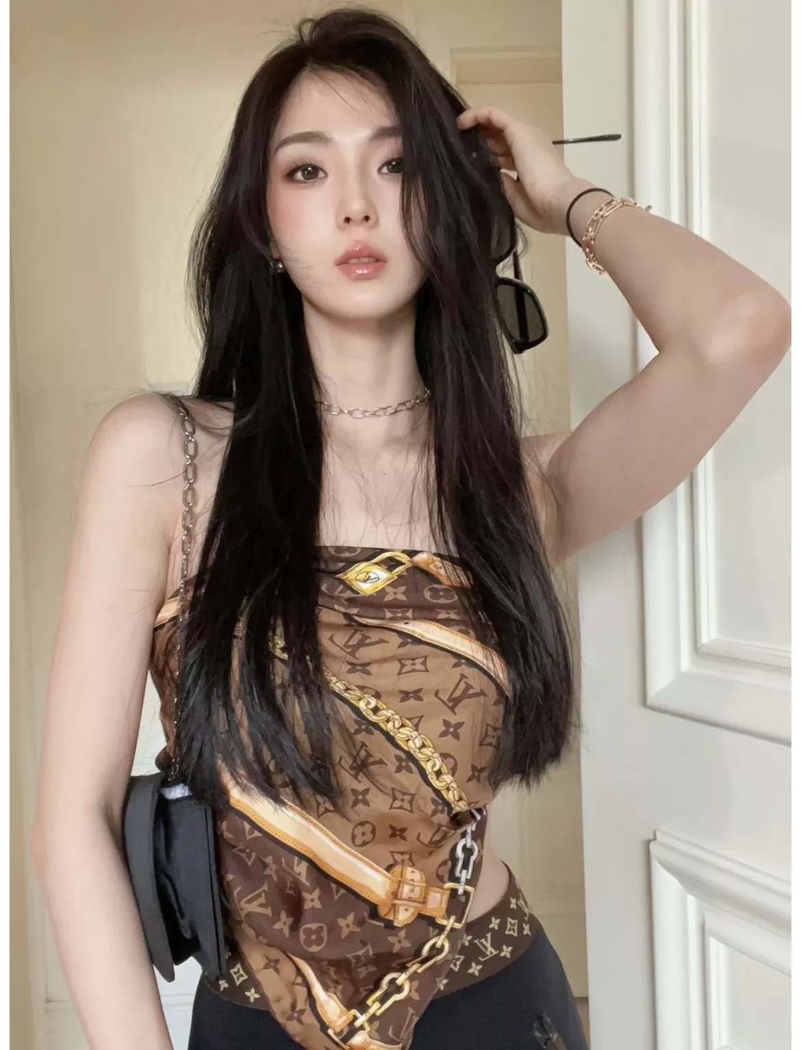 루이비통 클래식 모노그램 실크 스카프 상세 이미지 25