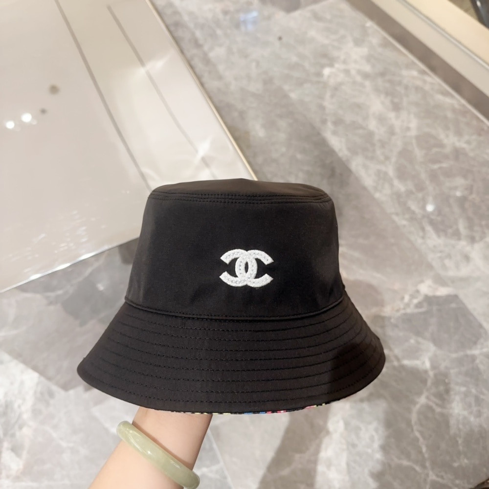 샤넬 클래식 로고 포인트 모자