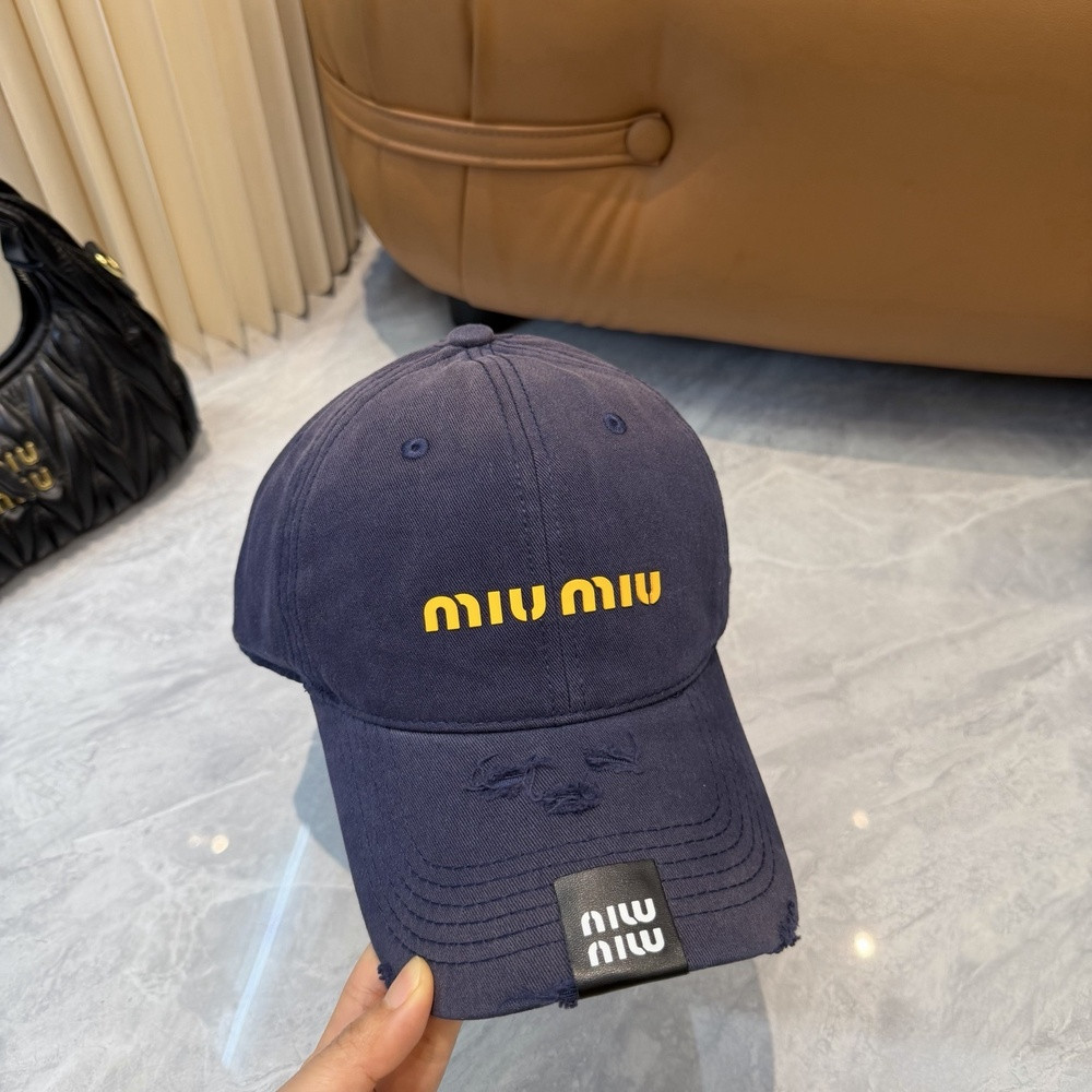 미우미우 자수 로고 캐주얼 캡