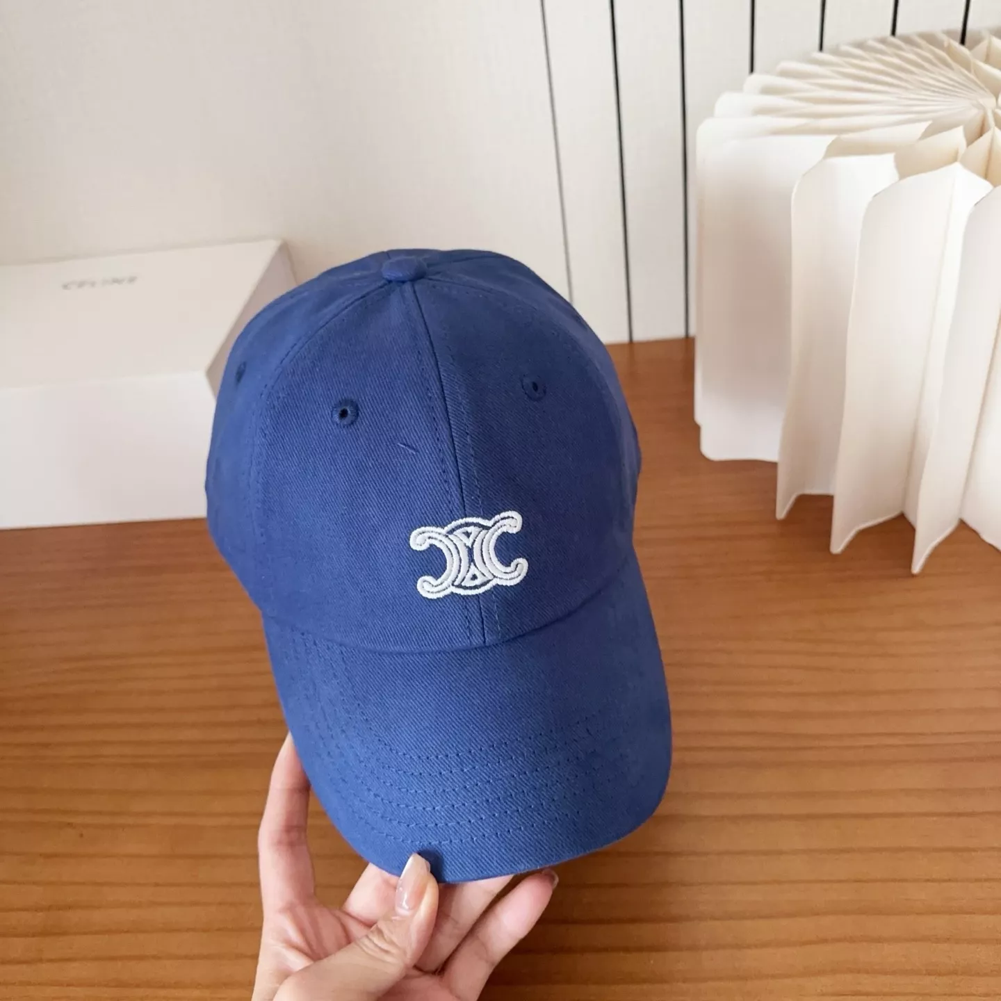 셀린느 로고 포인트 빈티지 무드 캡 상세 이미지 4