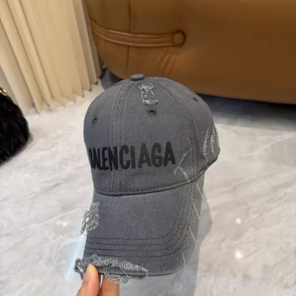발렌시아가 워싱 디스트로이드 로고 캡