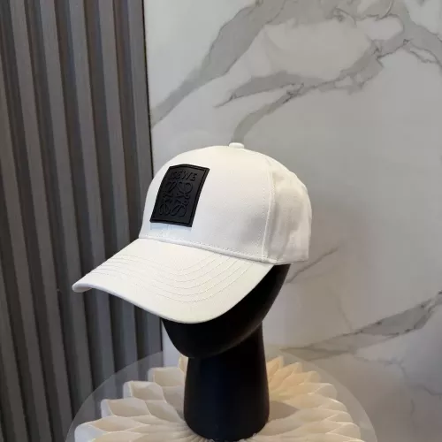 로에베 심플 패치 포인트 캡
