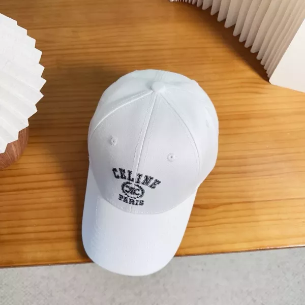 셀린느 로고 자수 클래식 캡