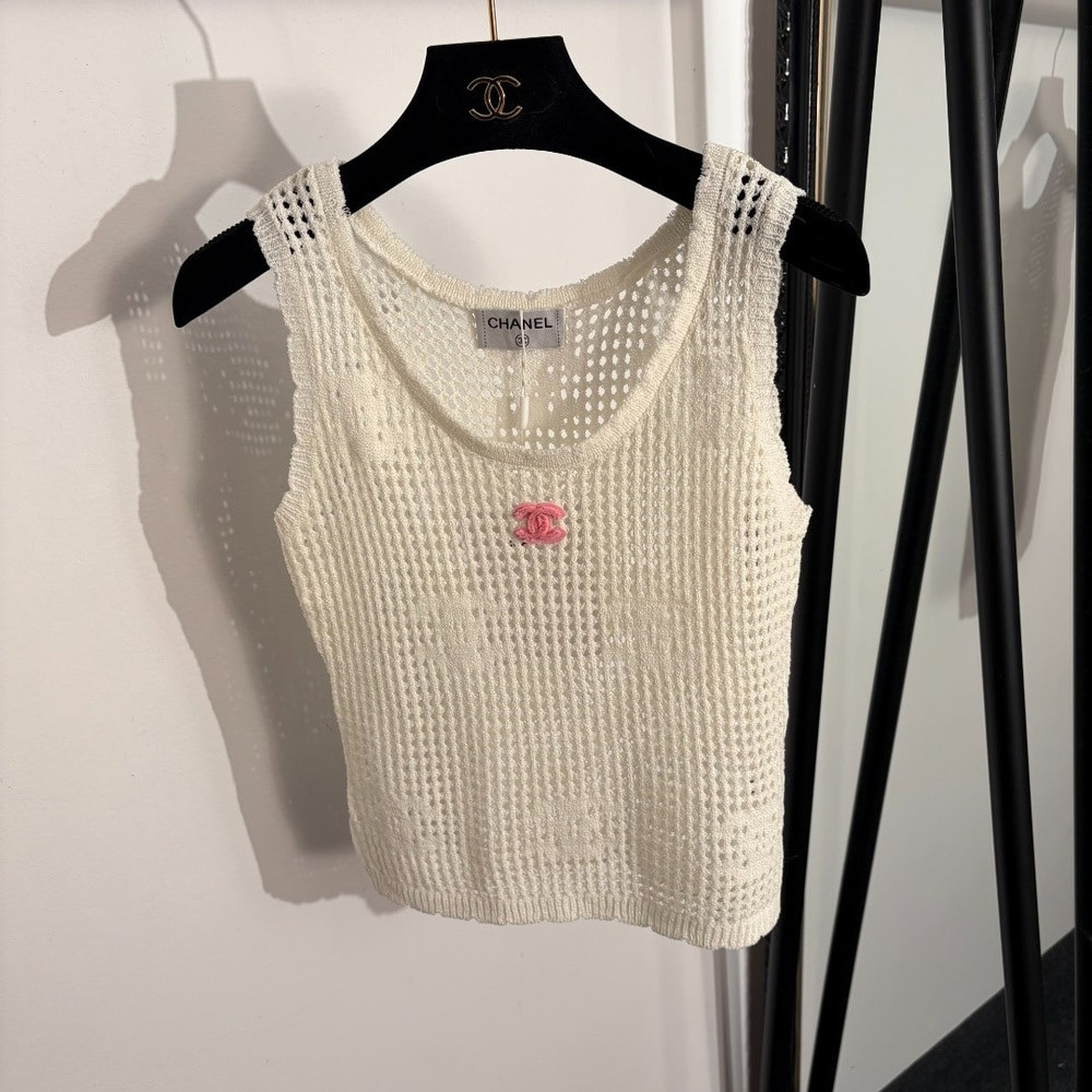 샤넬 로고 패치 펀칭 니트 베스트