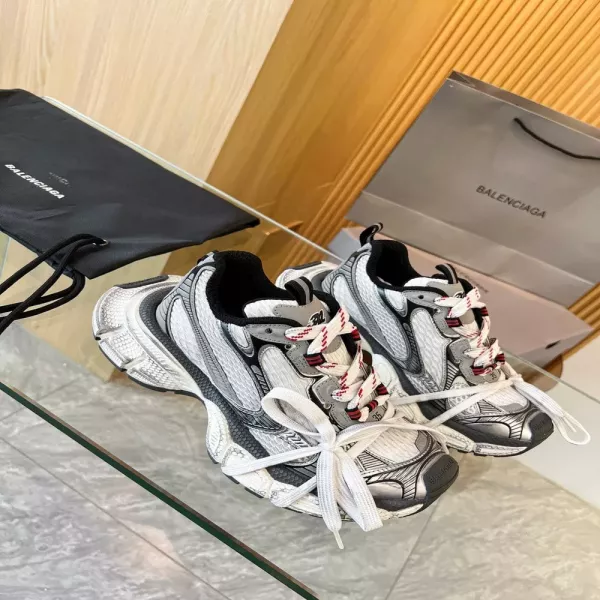 발렌시아가 트리플솔 메쉬 배색 운동화