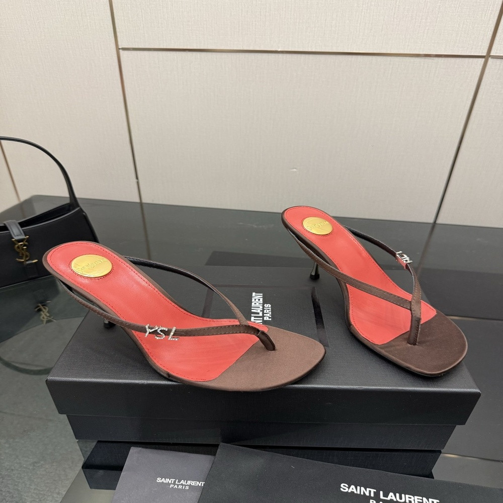 입생로랑 YSL 메탈 로고 하이힐 쪼리 샌들