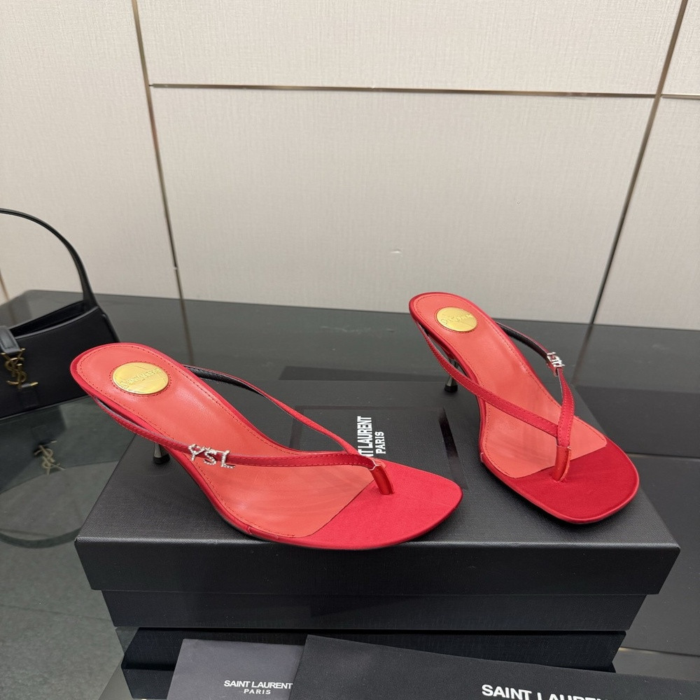 입생로랑 YSL 메탈 로고 하이힐 쪼리