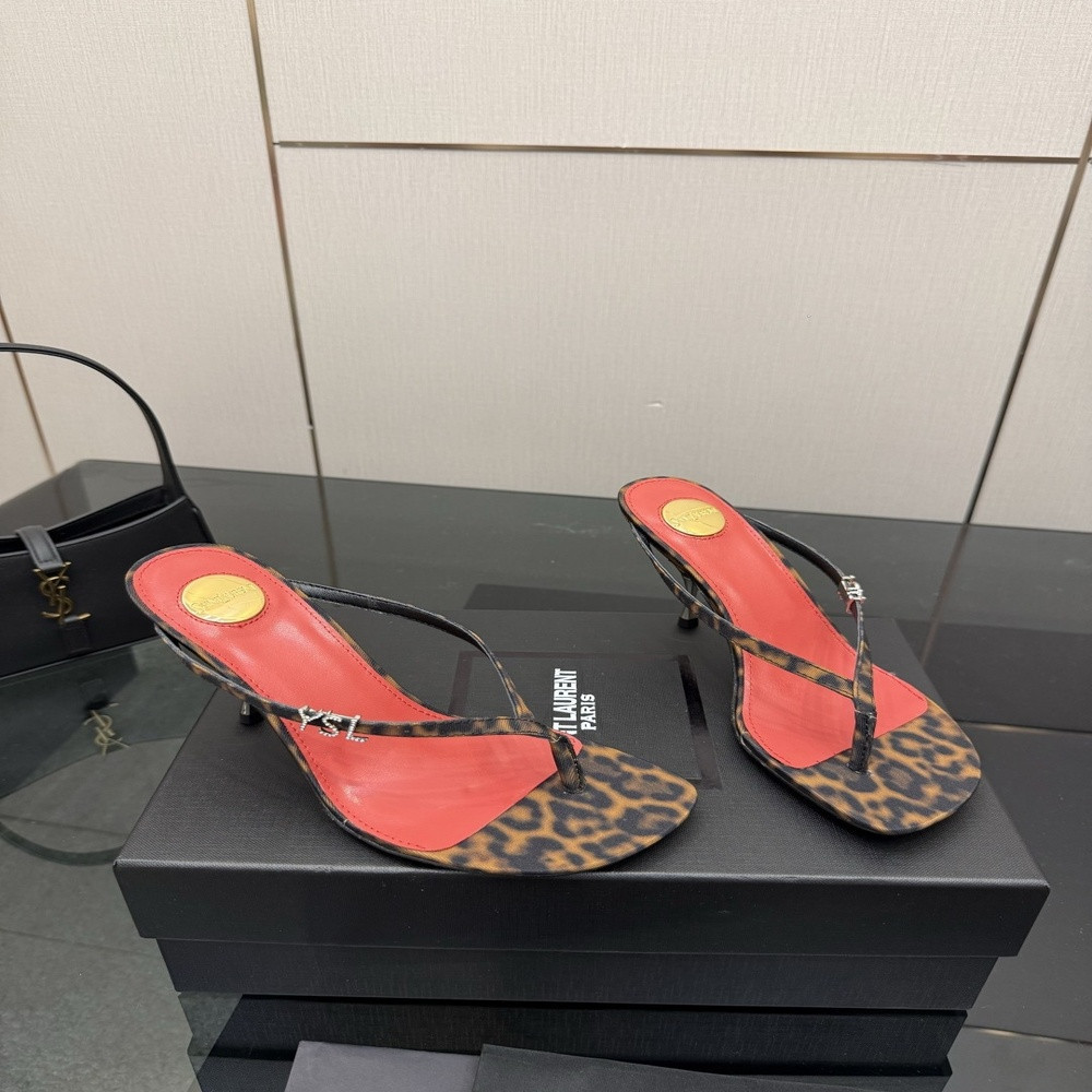 입생로랑 YSL 메탈 로고 하이힐 쪼리