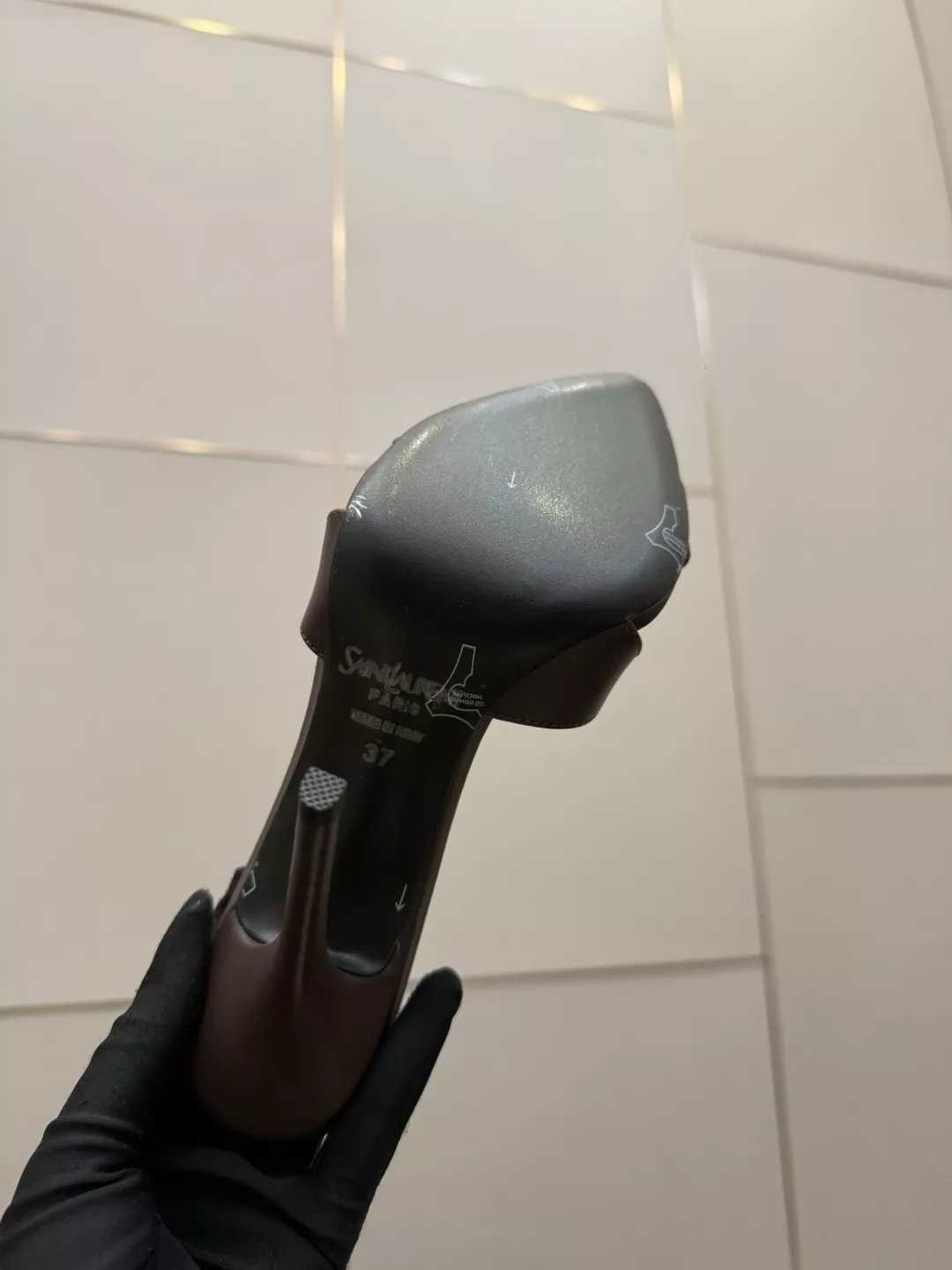 입생로랑 크리스탈 체인 장식 하이힐 샌들 상세 이미지 10