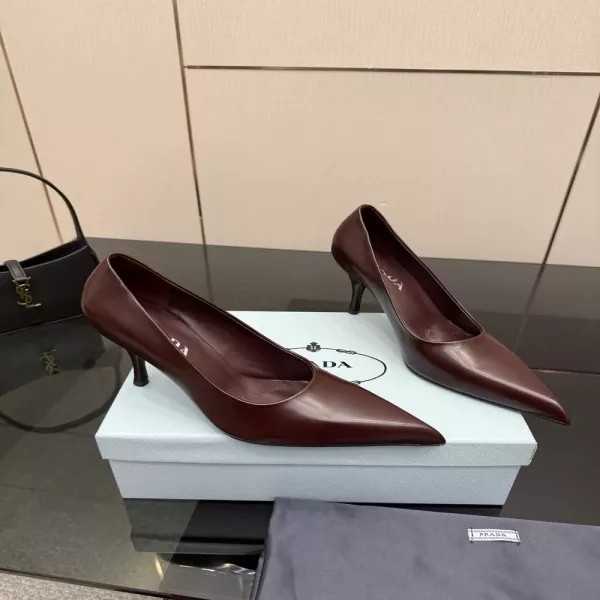 프라다 뾰족코 하이힐 슈즈