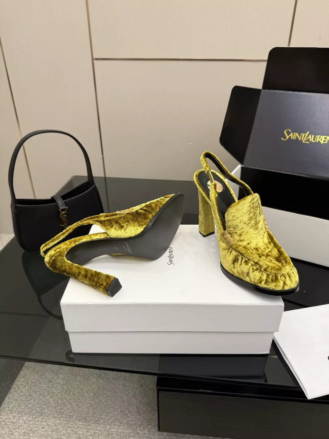 입생로랑 YSL 로고 포인트 샌들 상세 이미지 5