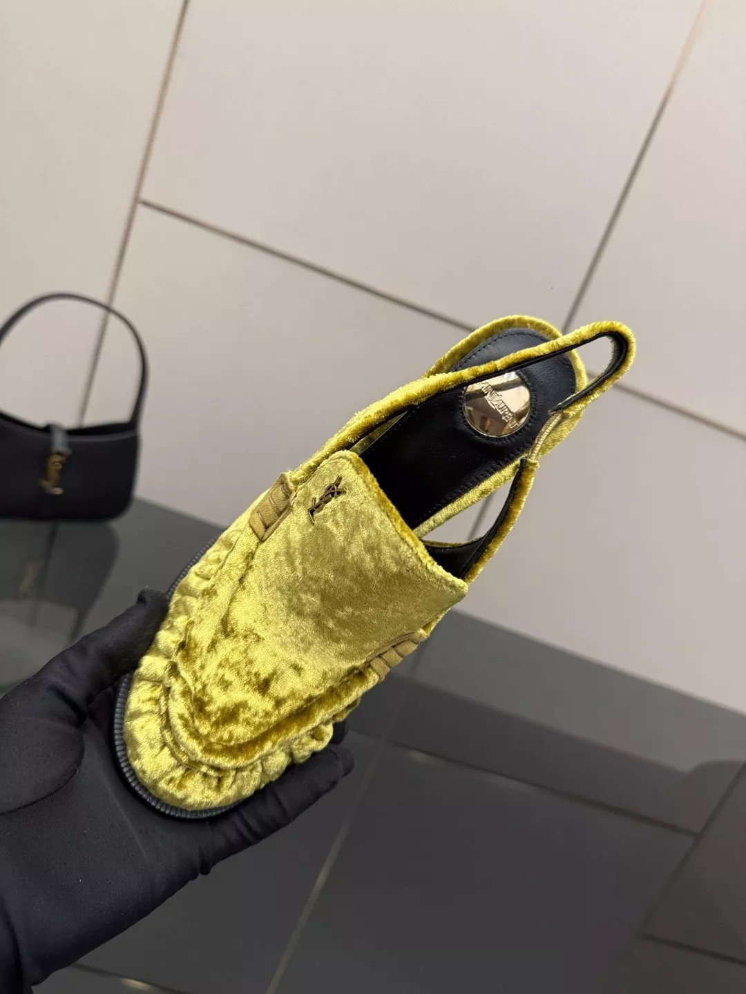 입생로랑 YSL 로고 포인트 샌들 상세 이미지 8