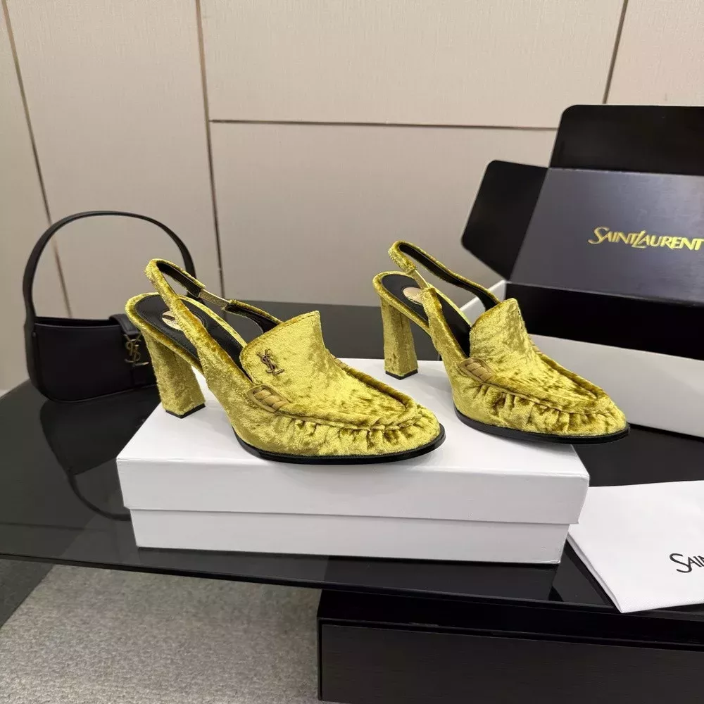 입생로랑 YSL 로고 포인트 샌들