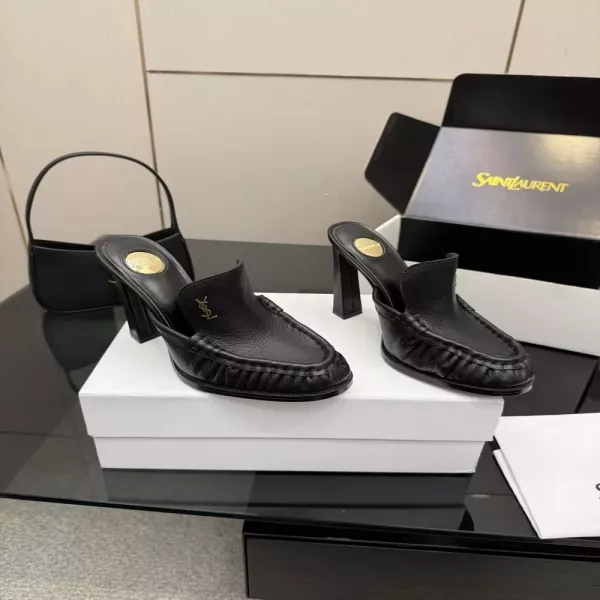 입생로랑 YSL 로고 로퍼 스타일 뮬