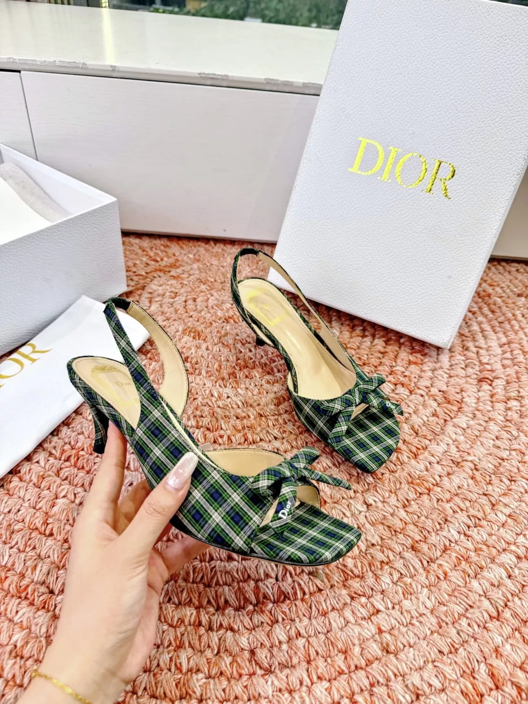 디올 나비 리본 장식 캣힐 샌들 상세 이미지 6