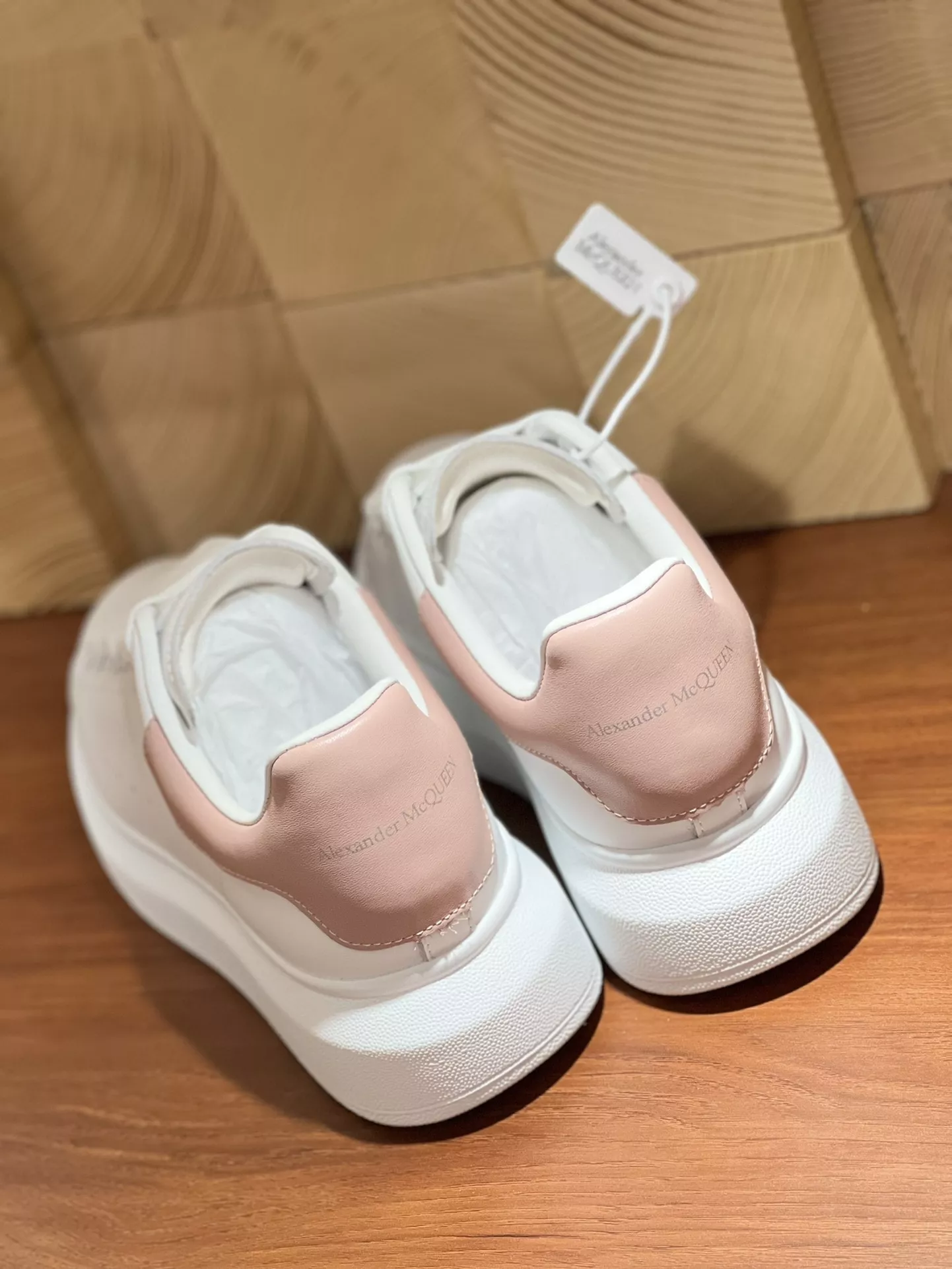 알렉산더맥퀸 실크광 소가죽 레이스업 스니커즈 상세 이미지 6