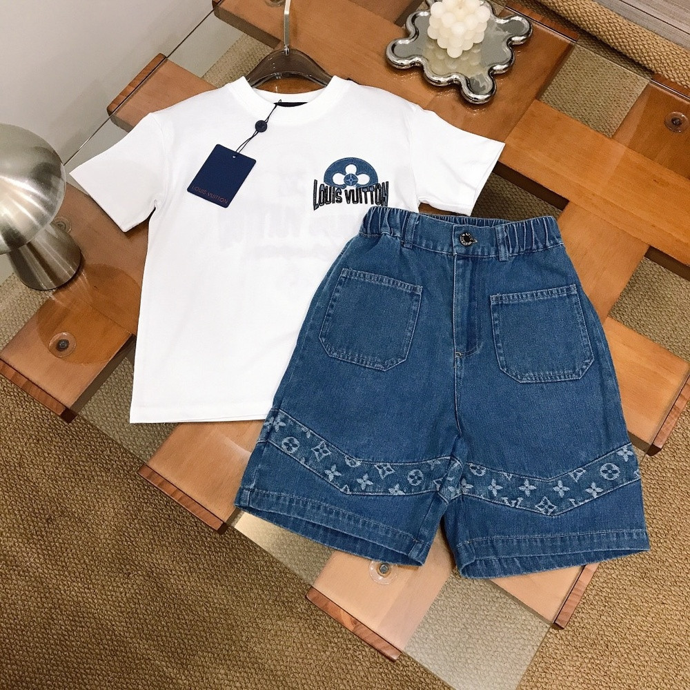 루이비통 아동 로고 자수 반소매 세트