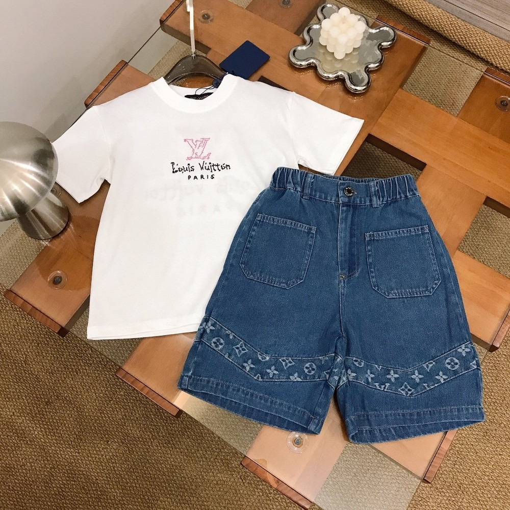 루이비통 아동 로고 자수 반소매 세트