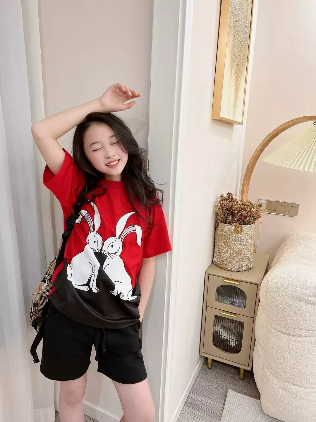 버버리 토끼 프린트 코튼 반소매 티셔츠 상세 이미지 22