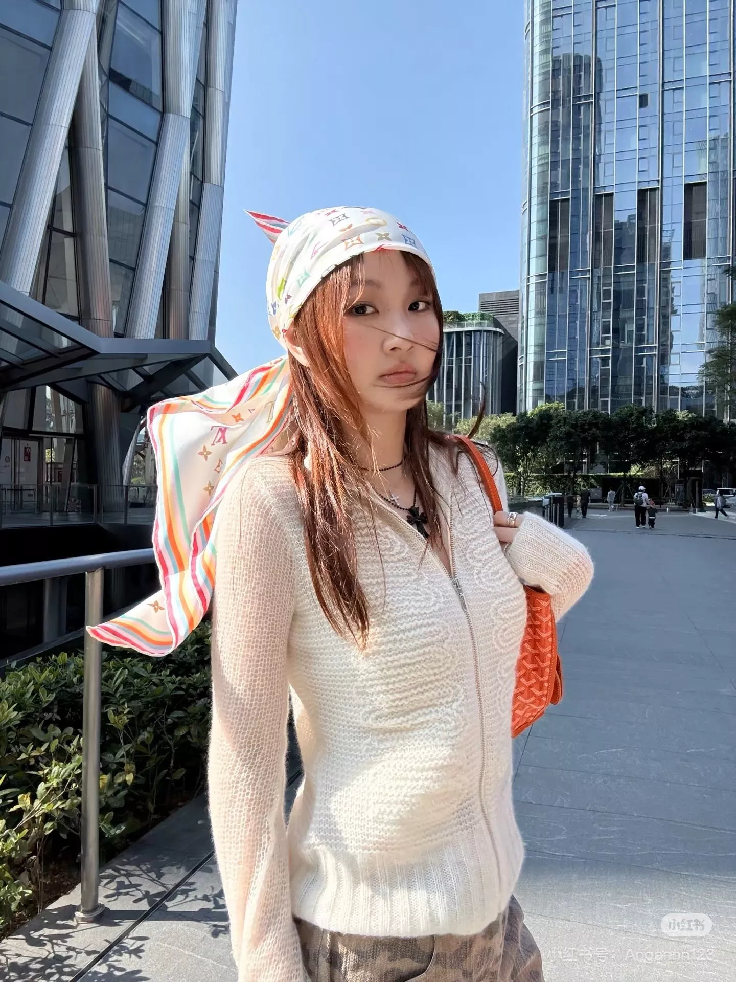 루이비통 멀티컬러 모노그램 실크 스카프 상세 이미지 15