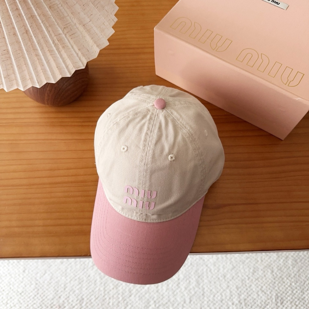 미우미우 배색 로고 자수 캡