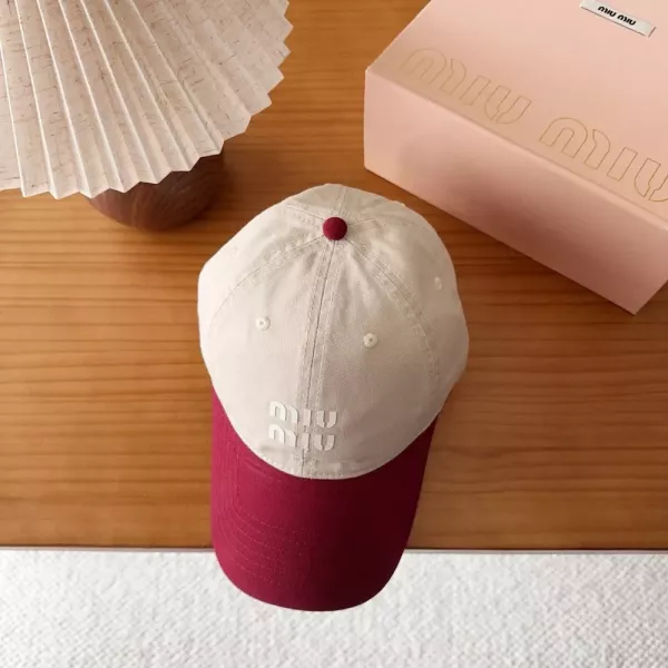 미우미우 자수 로고 배색 캡모자