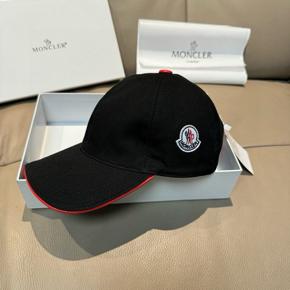 몽클레어 클래식 로고 포인트 캡