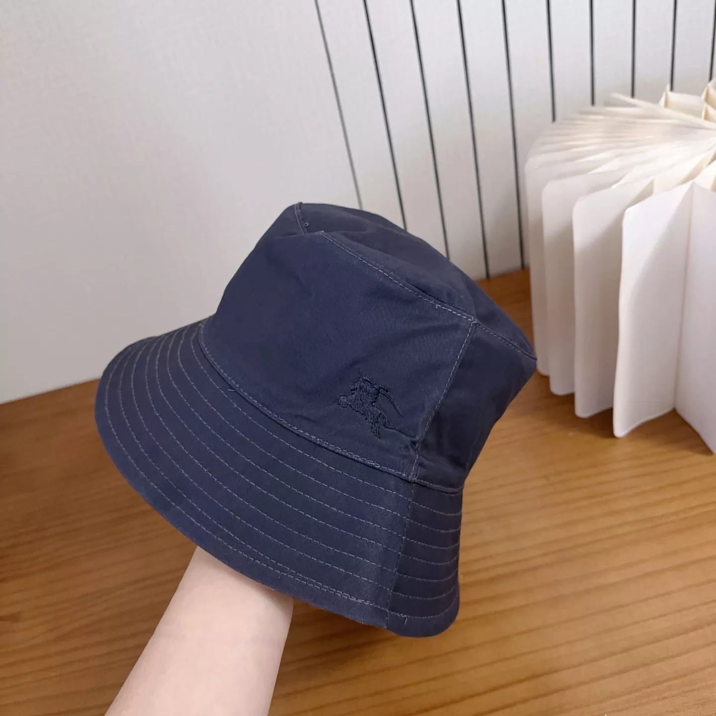 버버리 영국풍 유니섹스 버킷 모자 상세 이미지 2