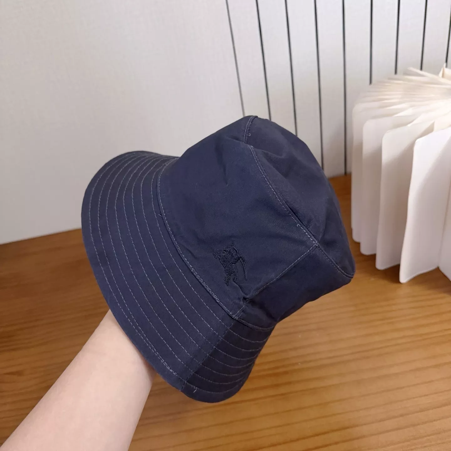 버버리 영국풍 유니섹스 버킷 모자 상세 이미지 3