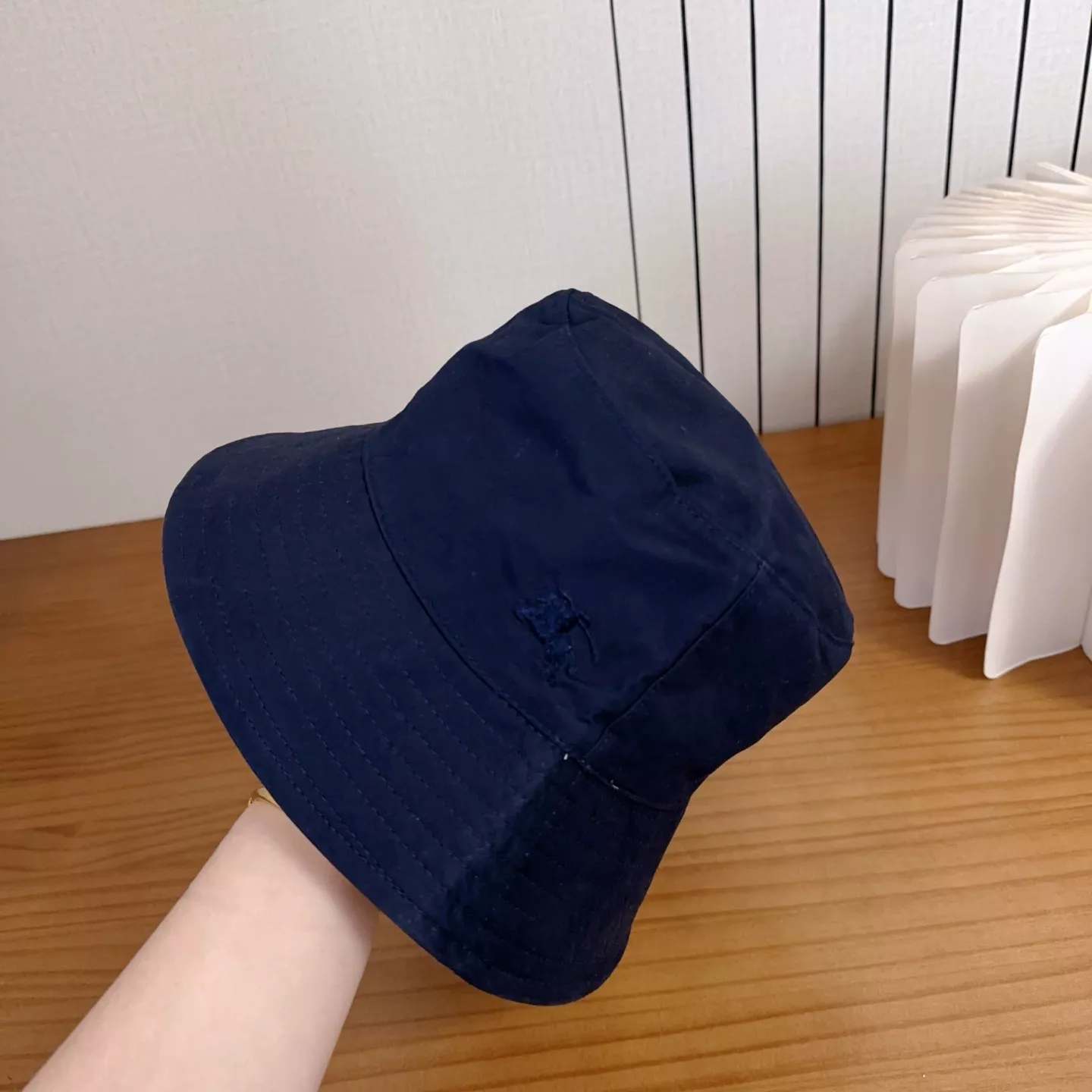 버버리 영국풍 공용 버킷 모자 상세 이미지 4