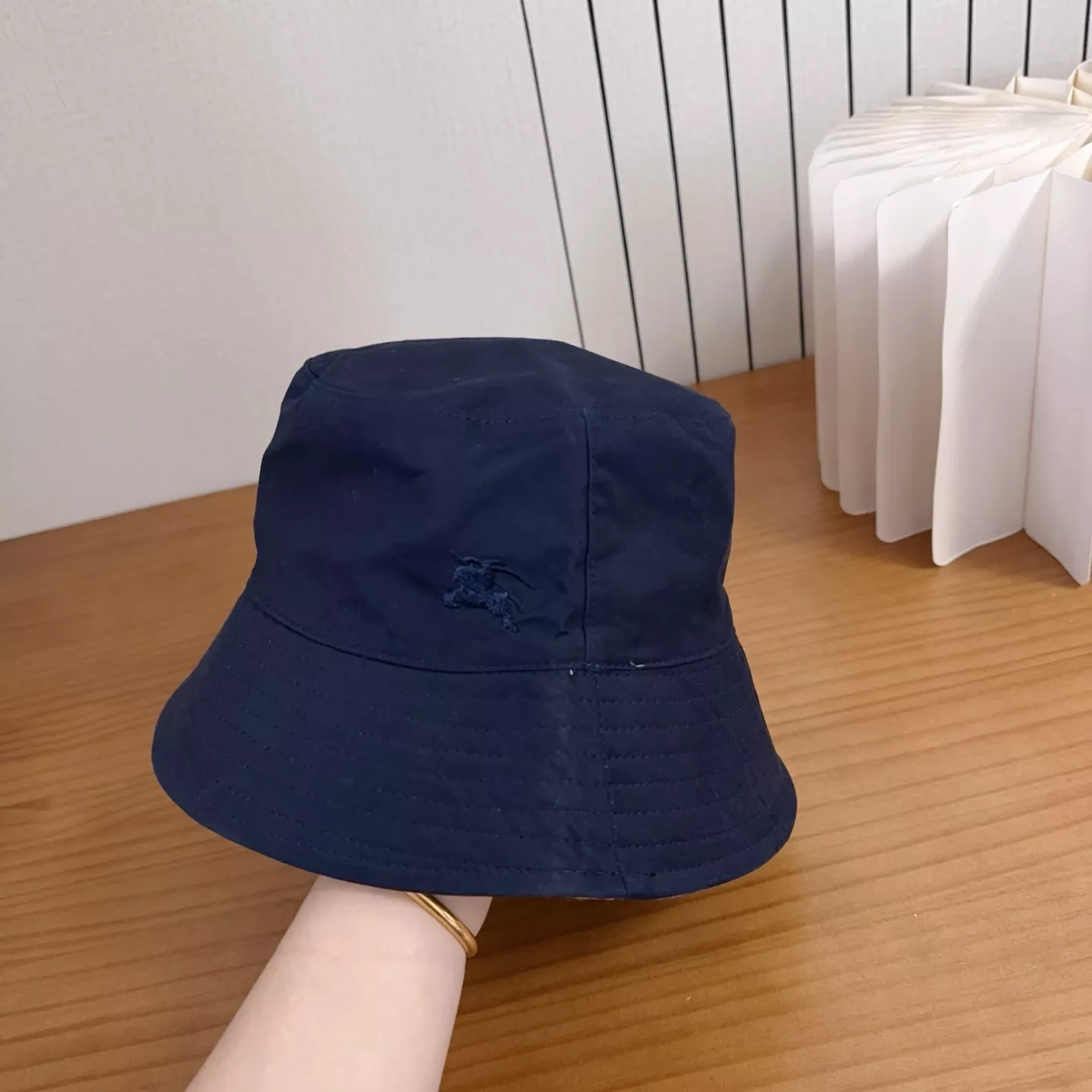 버버리 영국풍 공용 버킷 모자 상세 이미지 2