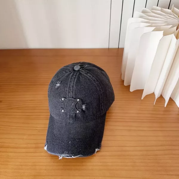 셀린느 데님 장식 캡 모자
