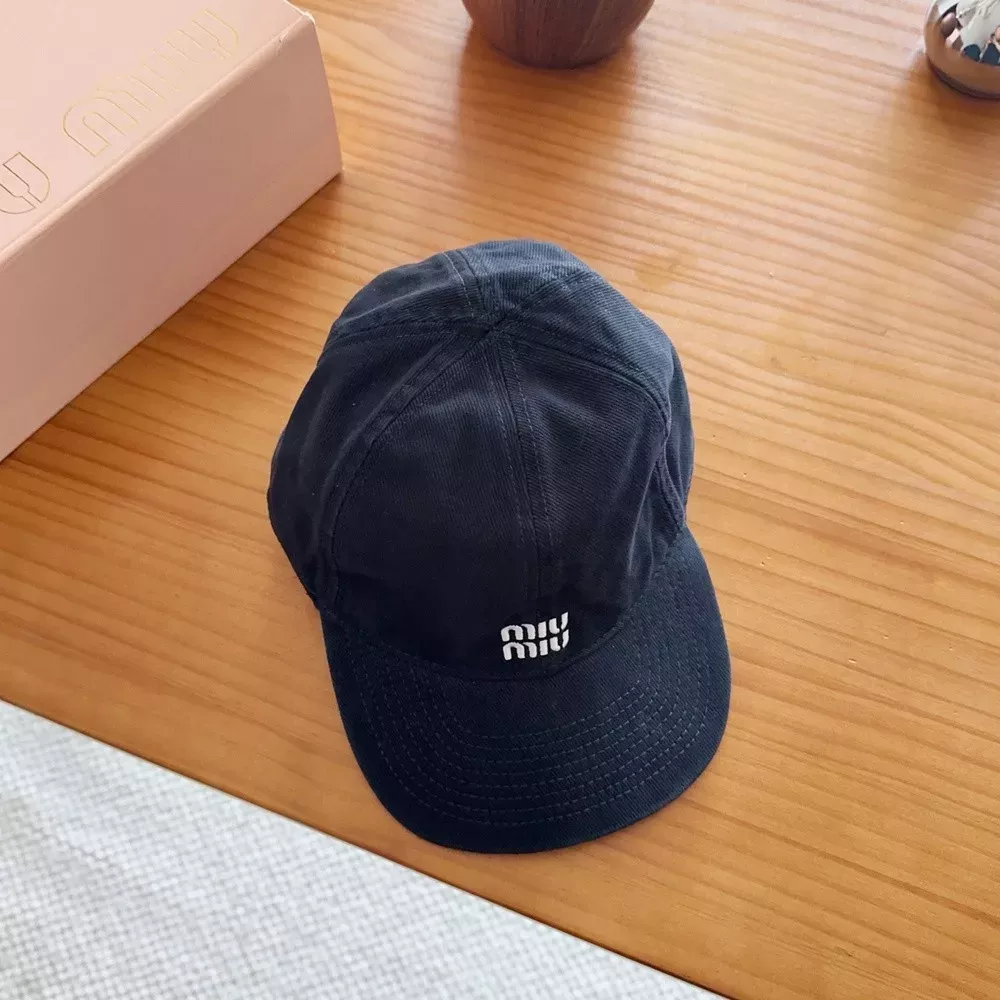 미우미우 자수 로고 베이스볼 캡
