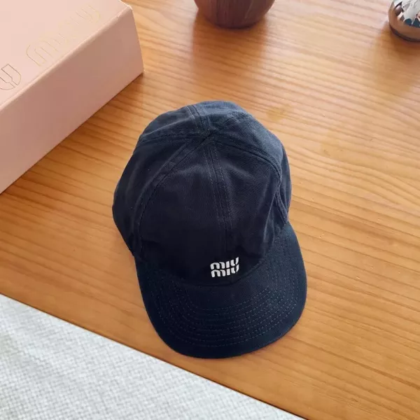 미우미우 자수 로고 베이스볼 캡