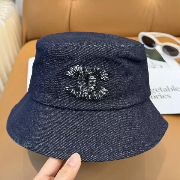샤넬 더블C 로고 데님 모자