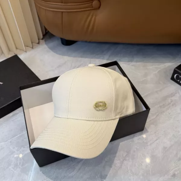 프라다 심플 로고 포인트 캡