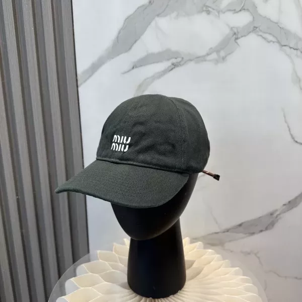미우미우 컬러 스트링 레터링 모자