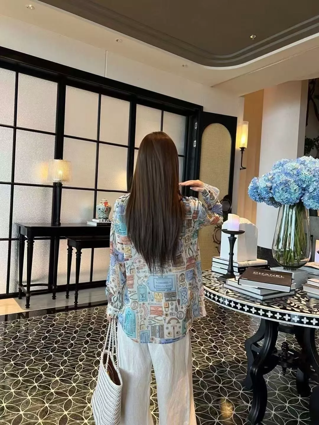 루이비통 트렁크 프린트 루즈핏 셔츠 상세 이미지 13