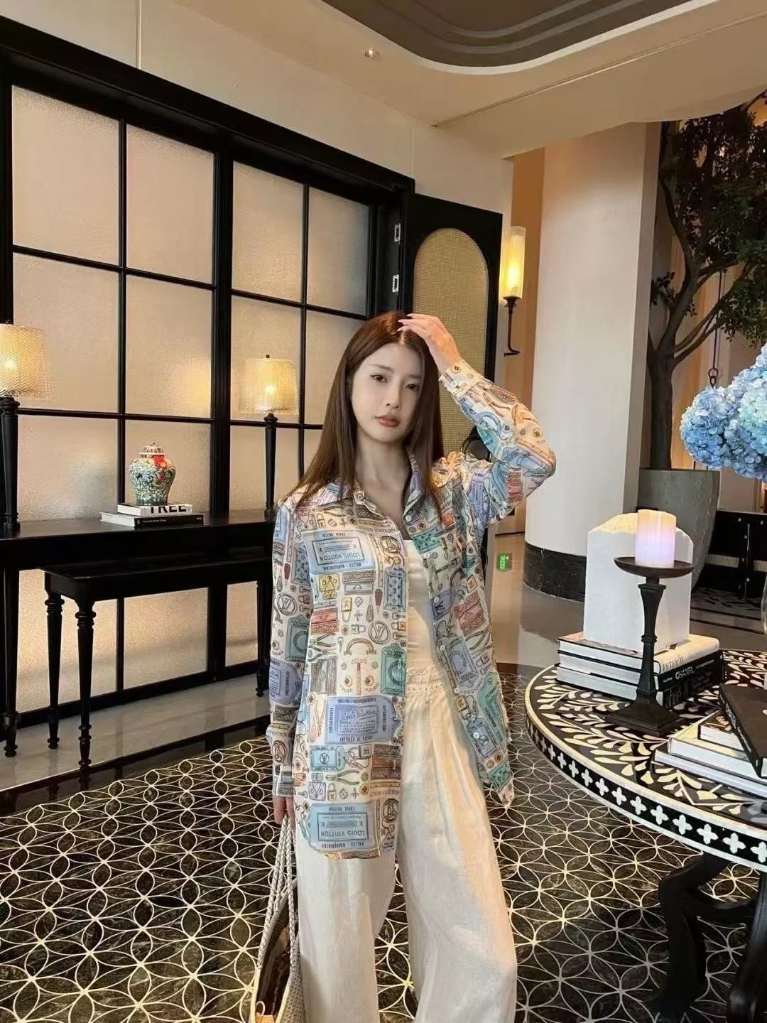 루이비통 트렁크 프린트 루즈핏 셔츠 상세 이미지 15